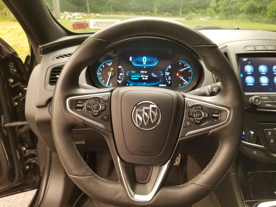 2016 Buick Regal - Image 26 of 31