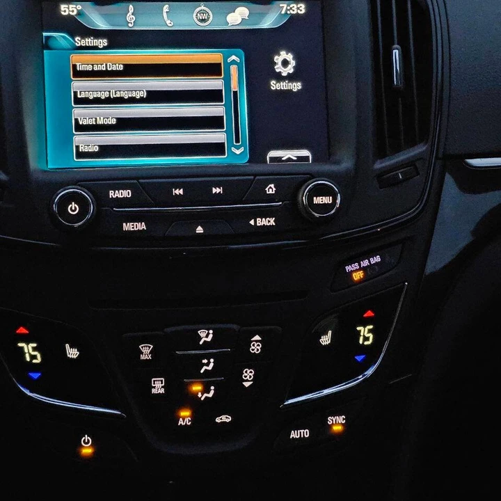 2016 Buick Regal - Image 14 of 20