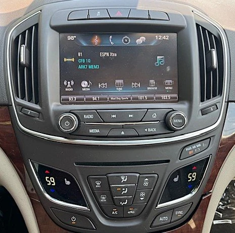 2016 Buick Regal - Image 17 of 20
