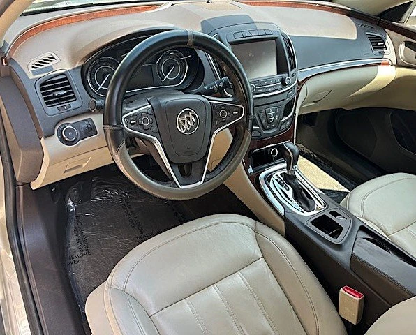 2016 Buick Regal - Image 12 of 20