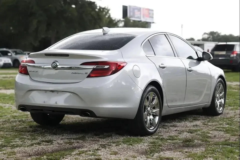 2016 Buick Regal - Image 11 of 19