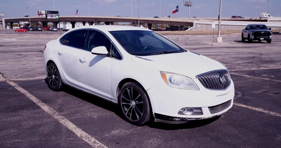 2016 Buick Verano - Image 4 of 10
