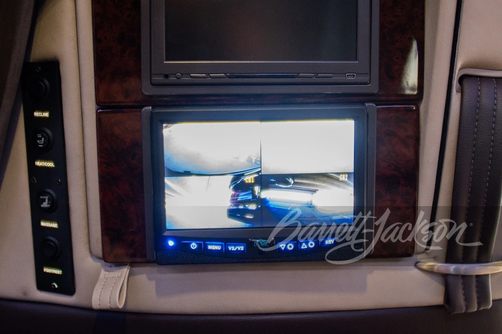 2016 Cadillac Escalade 4th Gen - Image 9 of 18