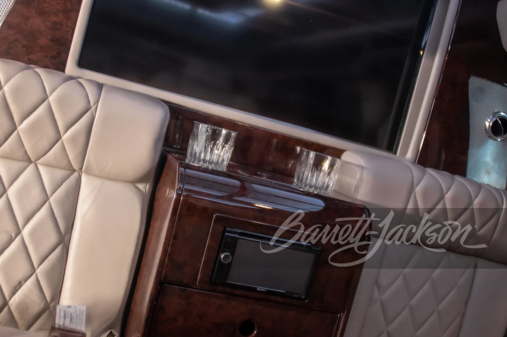 2016 Cadillac Escalade 4th Gen - Image 14 of 18