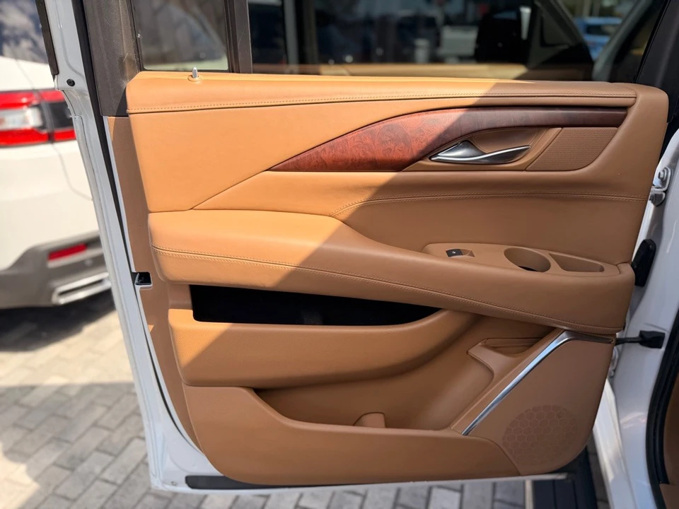 2016 Cadillac Escalade 4th Gen - Image 20 of 21