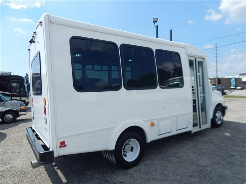 2016 Chevrolet Express - Image 7 of 21