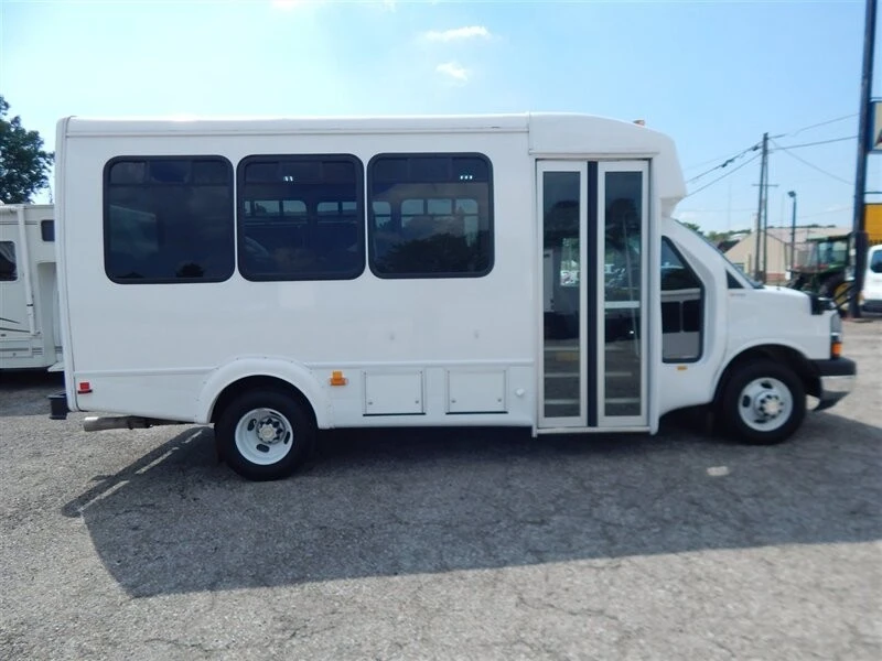 2016 Chevrolet Express - Image 6 of 21