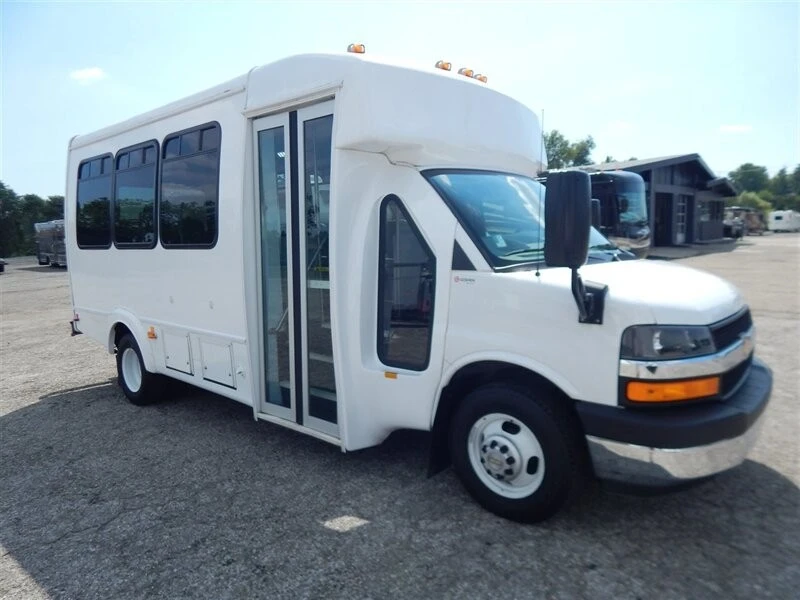 2016 Chevrolet Express - Image 5 of 21