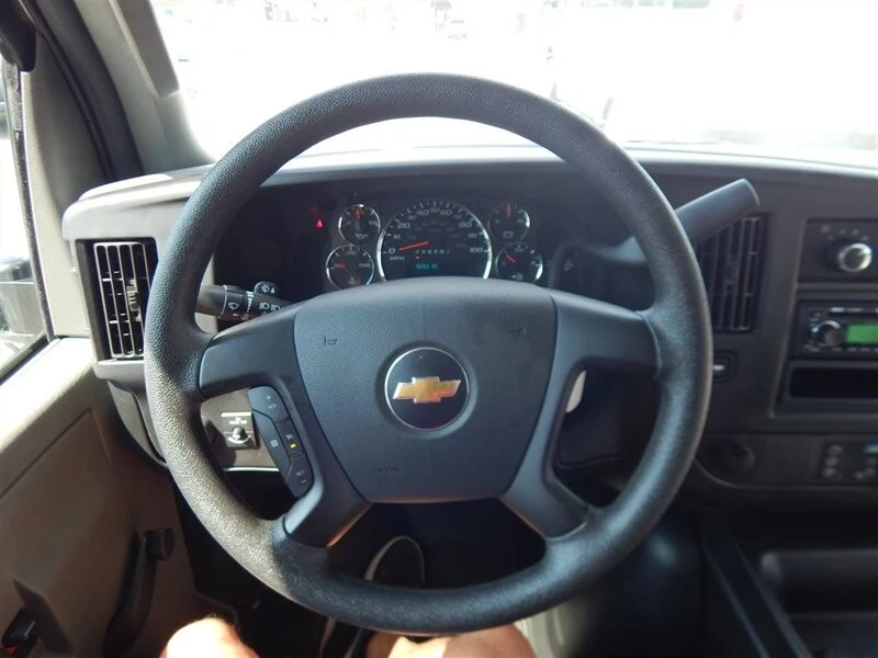 2016 Chevrolet Express - Image 20 of 21