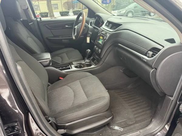 2016 Chevrolet Traverse - Image 6 of 8