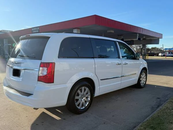 2016 Chrysler Town & Country - Image 7 of 7