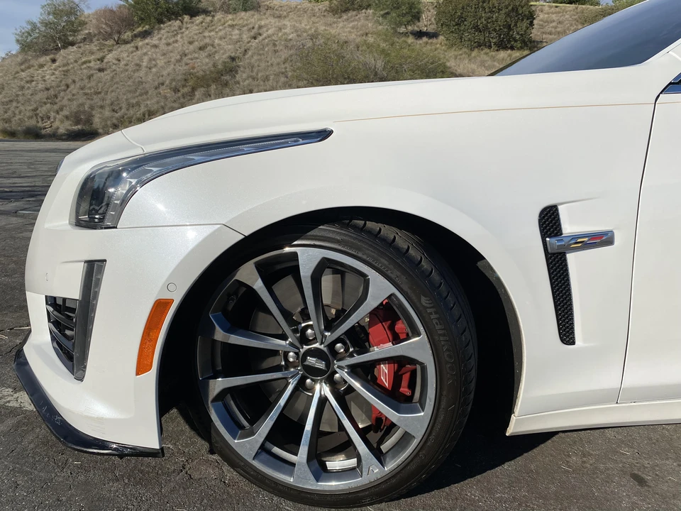 2016 Cadillac CTS-V 3rd Gen - Image 25 of 31