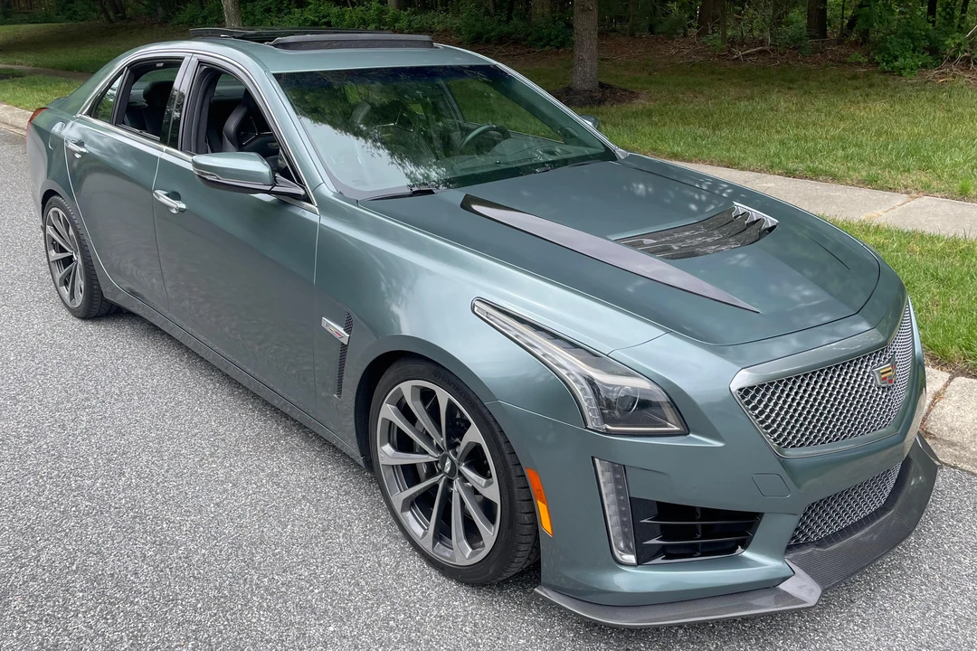 2016 Cadillac CTS-V 3rd Gen - Image 2 of 31
