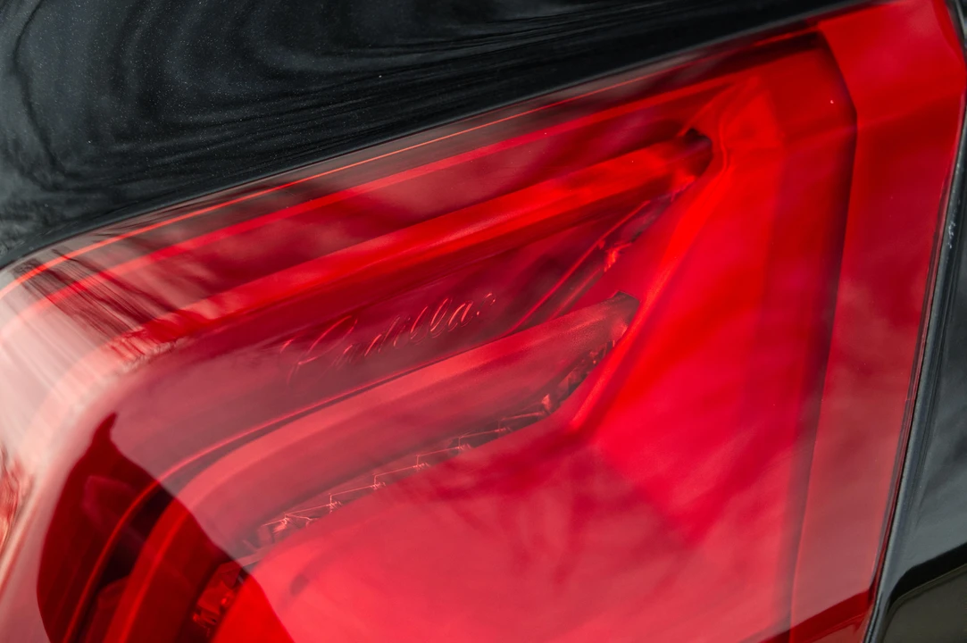 2016 Cadillac CTS-V 3rd Gen - Image 28 of 31
