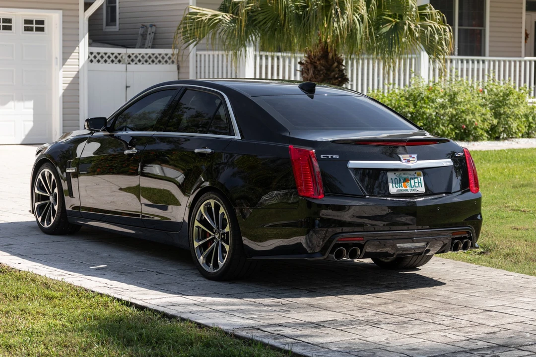 2016 Cadillac CTS-V 3rd Gen - Image 8 of 31