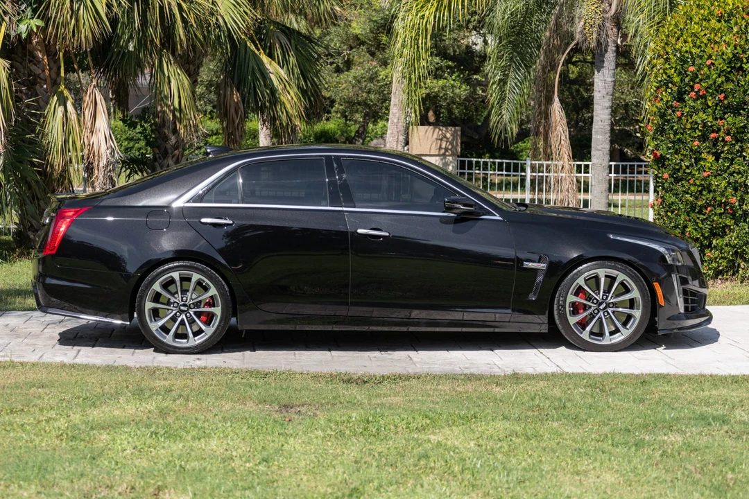 2016 Cadillac CTS-V 3rd Gen - Image 5 of 31