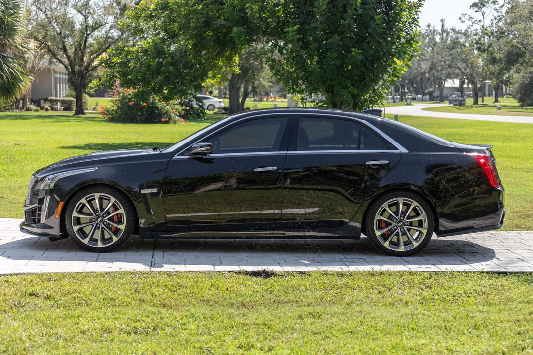 2016 Cadillac CTS-V 3rd Gen - Image 9 of 31