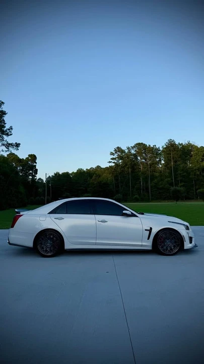 2016 Cadillac CTS-V 3rd Gen - Image 9 of 11