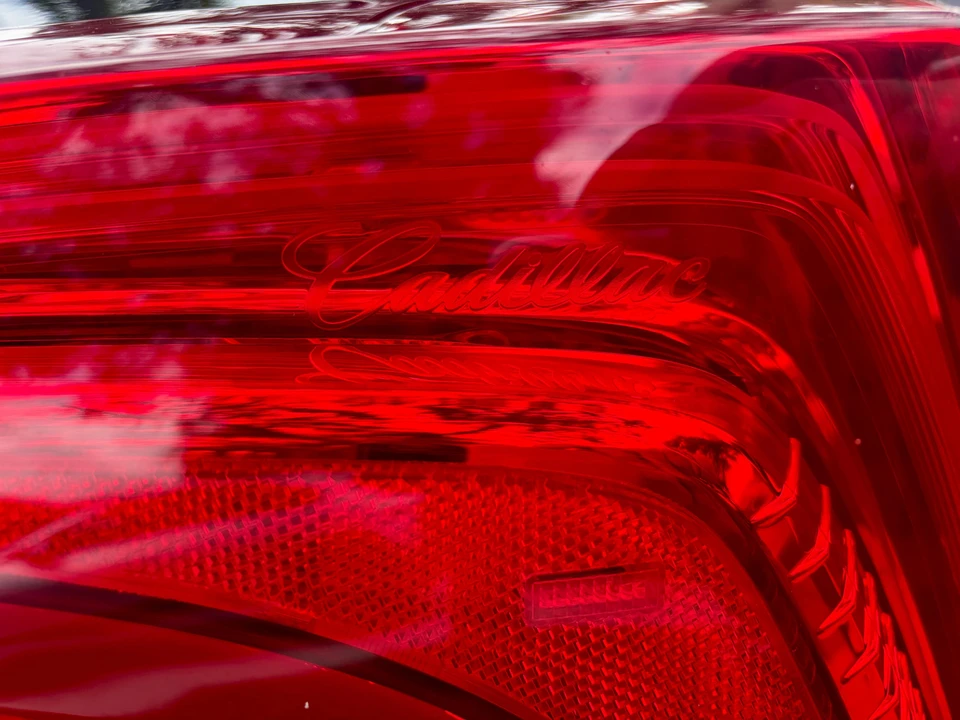 2016 Cadillac ELR - Image 18 of 31