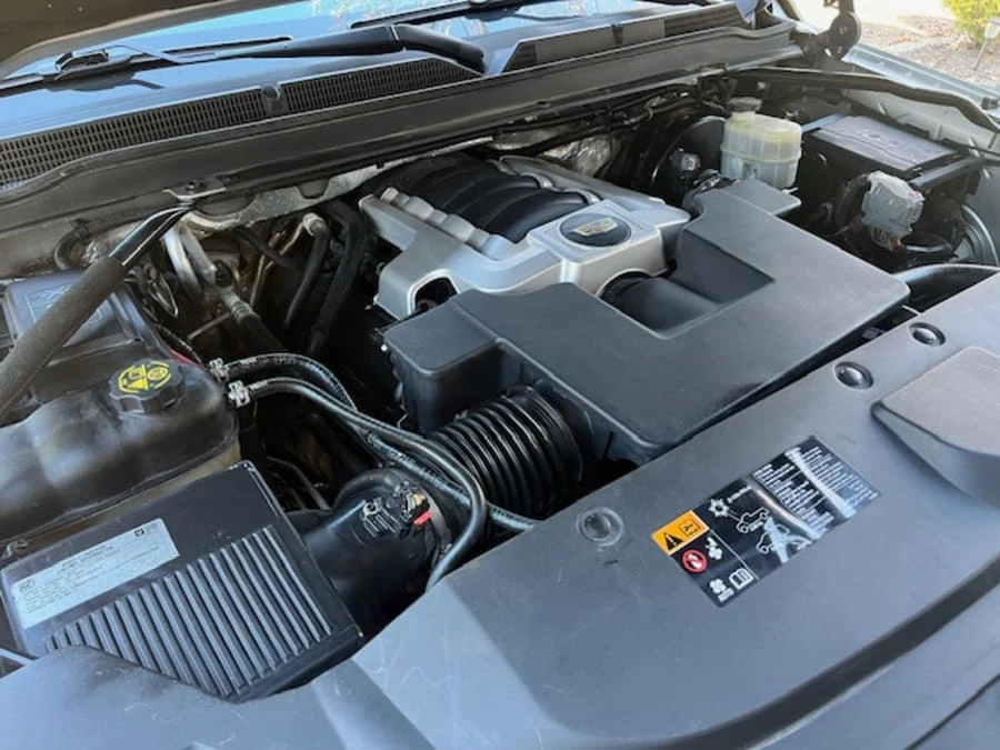 2016 Cadillac Escalade 4th Gen - Image 18 of 19