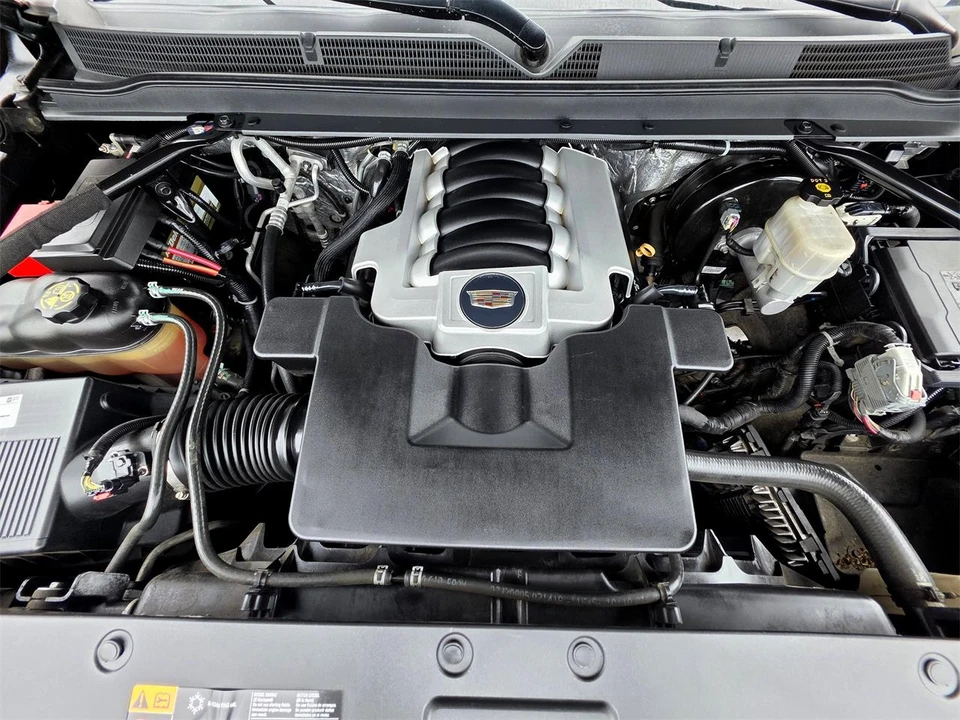 2016 Cadillac Escalade 4th Gen - Image 19 of 20