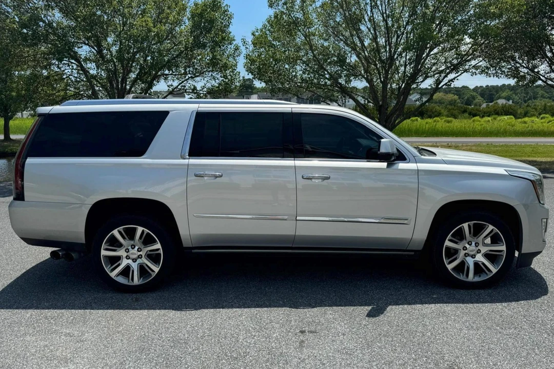 2016 Cadillac Escalade 4th Gen - Image 14 of 31
