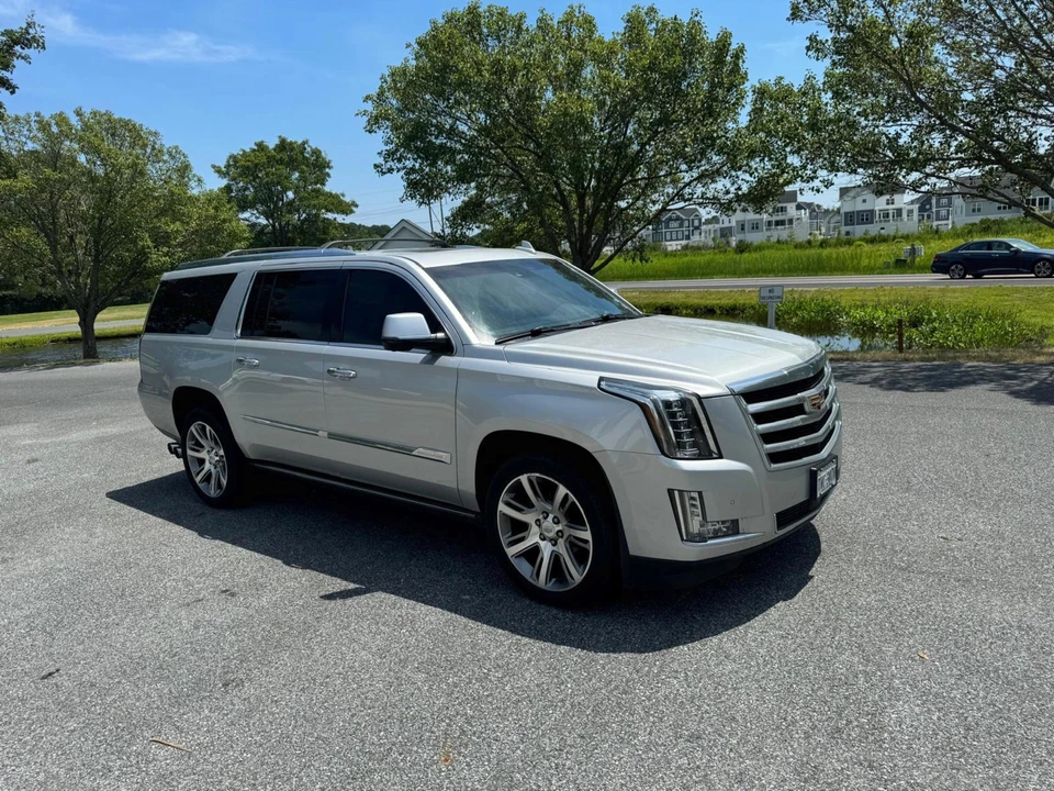 2016 Cadillac Escalade 4th Gen - Image 15 of 31