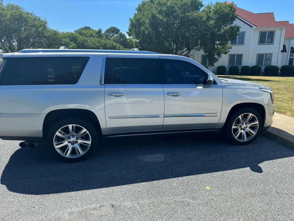 2016 Cadillac Escalade 4th Gen - Image 25 of 31
