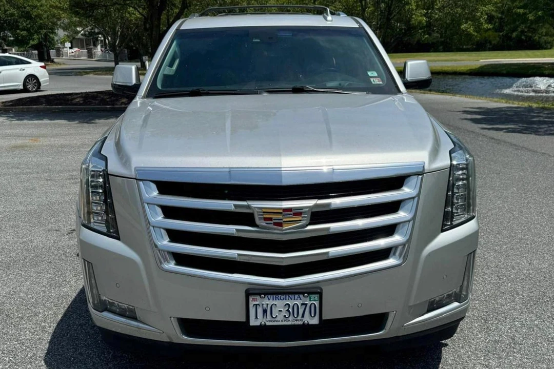 2016 Cadillac Escalade 4th Gen - Image 2 of 31