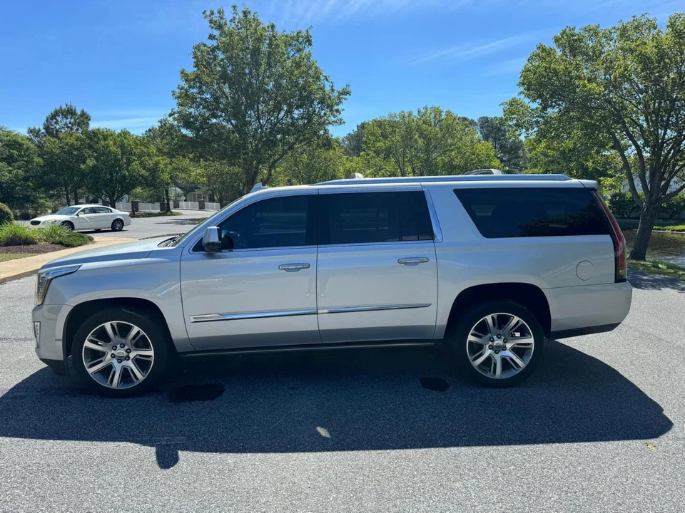 2016 Cadillac Escalade 4th Gen - Image 9 of 31