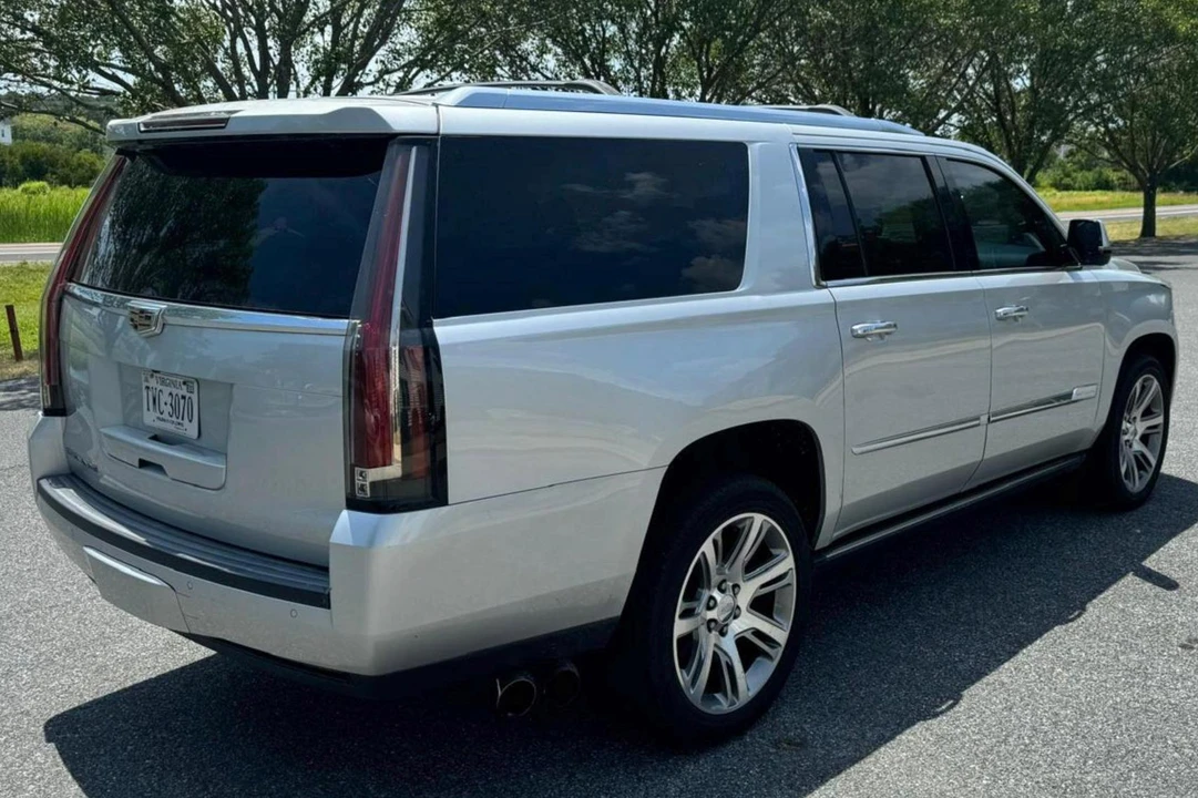2016 Cadillac Escalade 4th Gen - Image 4 of 31