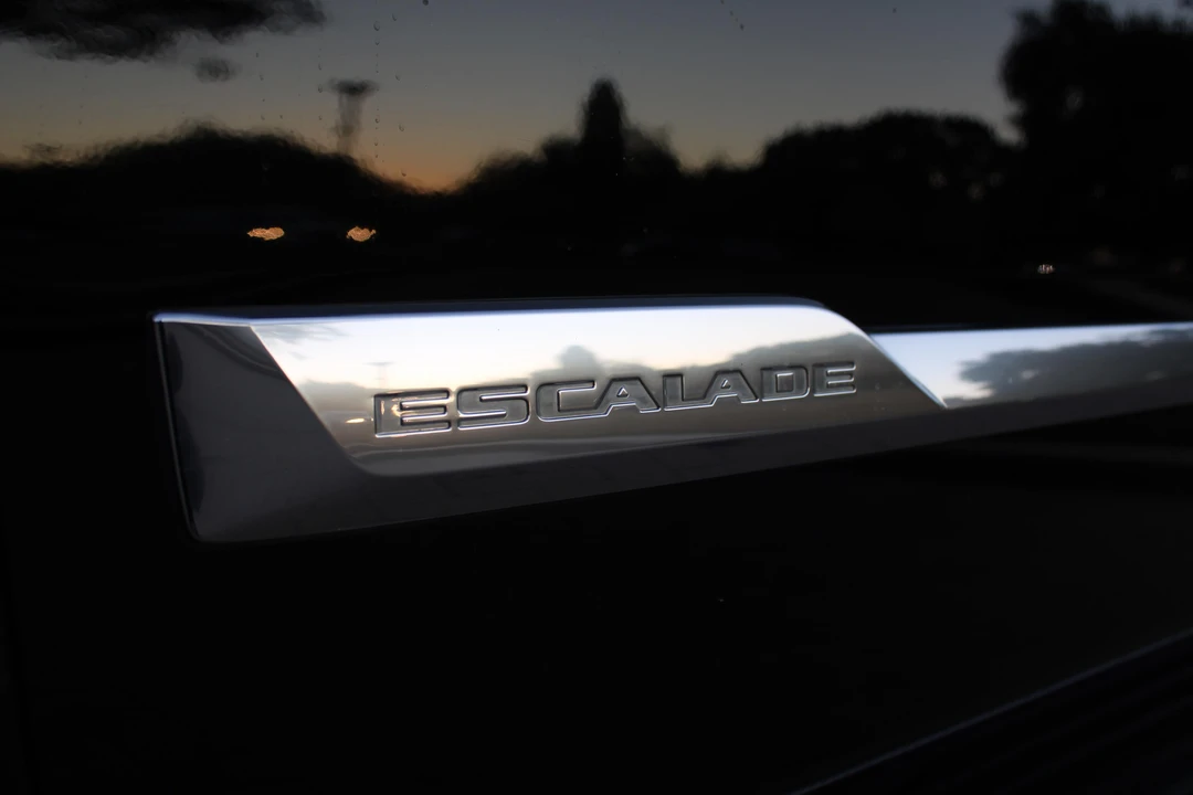 2016 Cadillac Escalade 4th Gen - Image 25 of 31