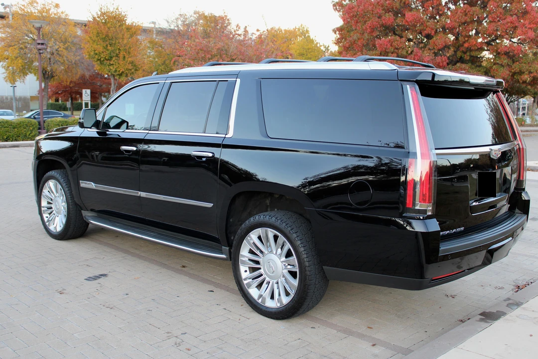 2016 Cadillac Escalade 4th Gen - Image 4 of 31