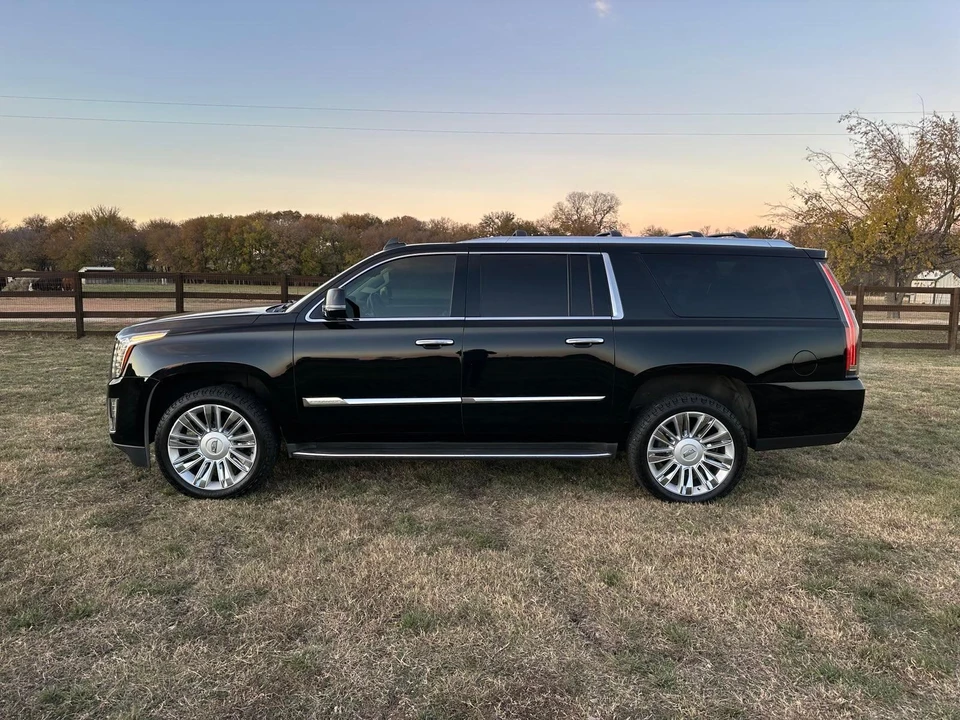2016 Cadillac Escalade 4th Gen - Image 11 of 31