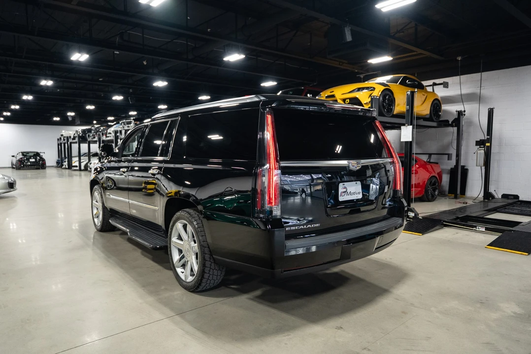 2016 Cadillac Escalade 4th Gen - Image 4 of 31