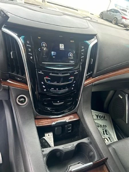 2016 Cadillac Escalade 4th Gen - Image 8 of 12