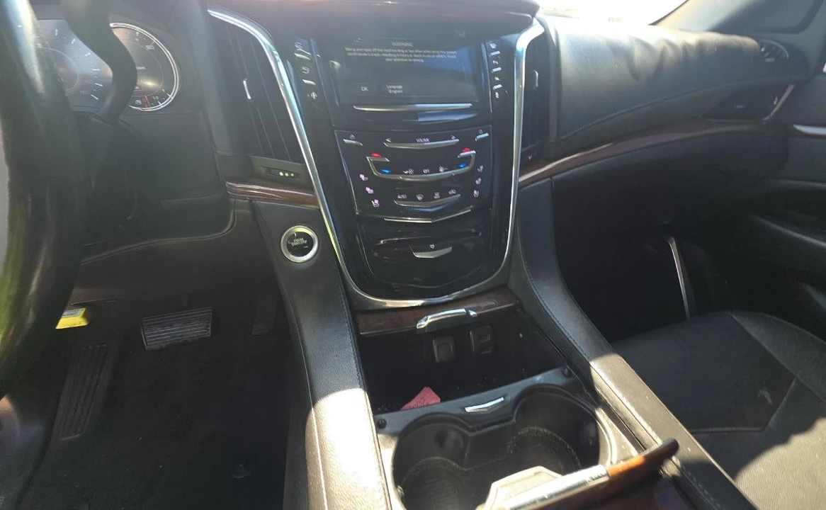 2016 Cadillac Escalade 4th Gen - Image 11 of 14