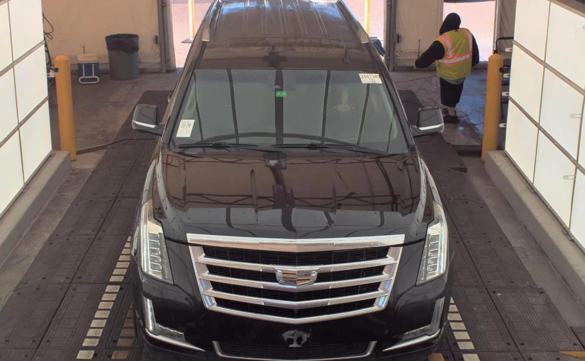 2016 Cadillac Escalade 4th Gen - Image 2 of 14
