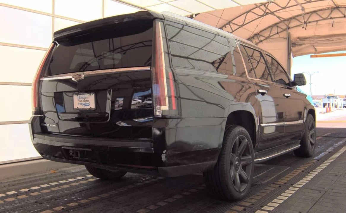 2016 Cadillac Escalade 4th Gen - Image 4 of 14