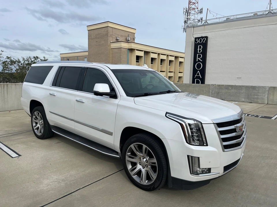 2016 Cadillac Escalade 4th Gen - Image 18 of 31