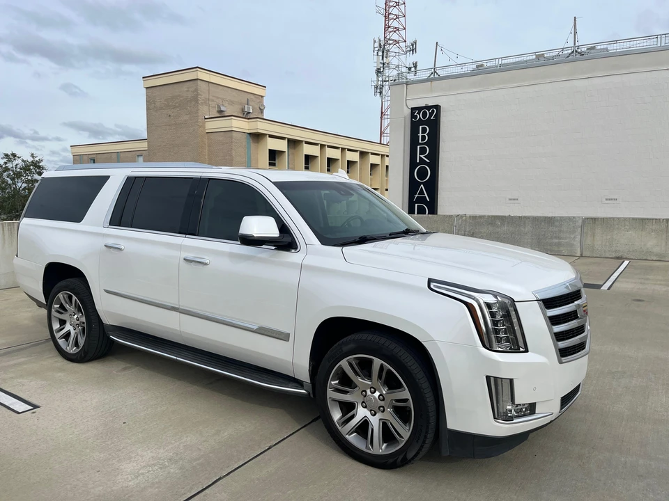 2016 Cadillac Escalade 4th Gen - Image 17 of 31
