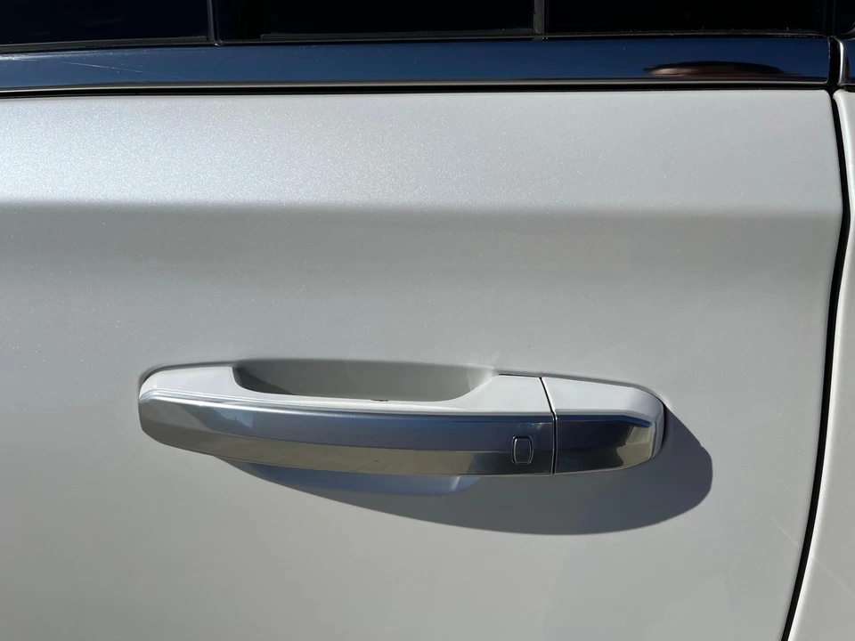 2016 Cadillac Escalade 4th Gen - Image 25 of 31