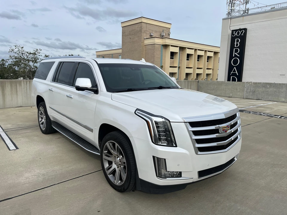 2016 Cadillac Escalade 4th Gen - Image 19 of 31