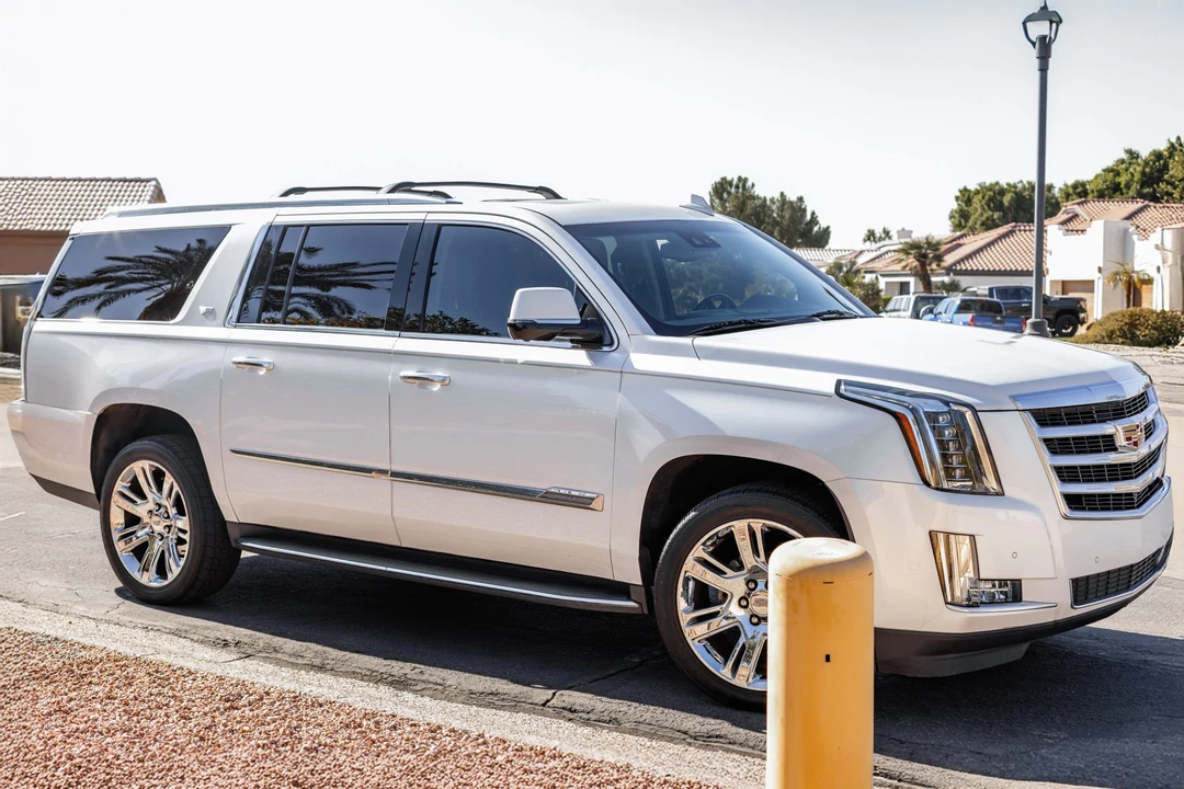 2016 Cadillac Escalade 4th Gen - Image 3 of 31