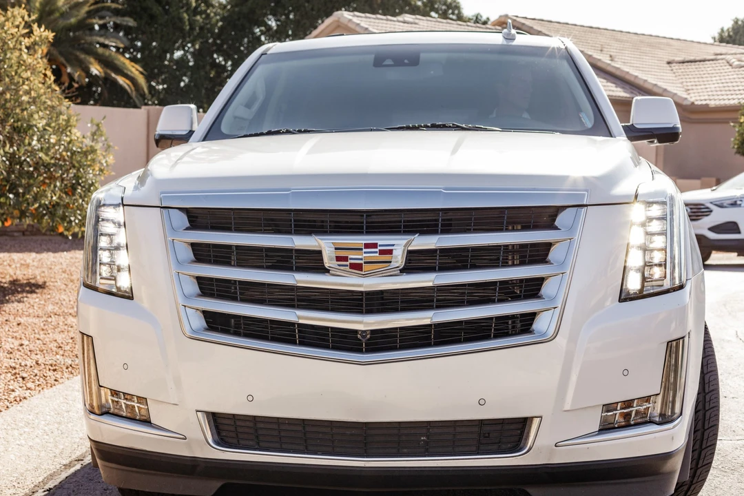 2016 Cadillac Escalade 4th Gen - Image 9 of 31
