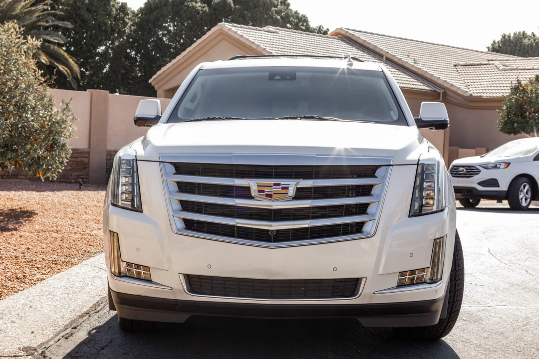 2016 Cadillac Escalade 4th Gen - Image 2 of 31