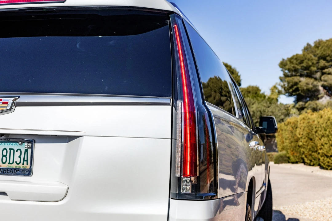 2016 Cadillac Escalade 4th Gen - Image 20 of 31