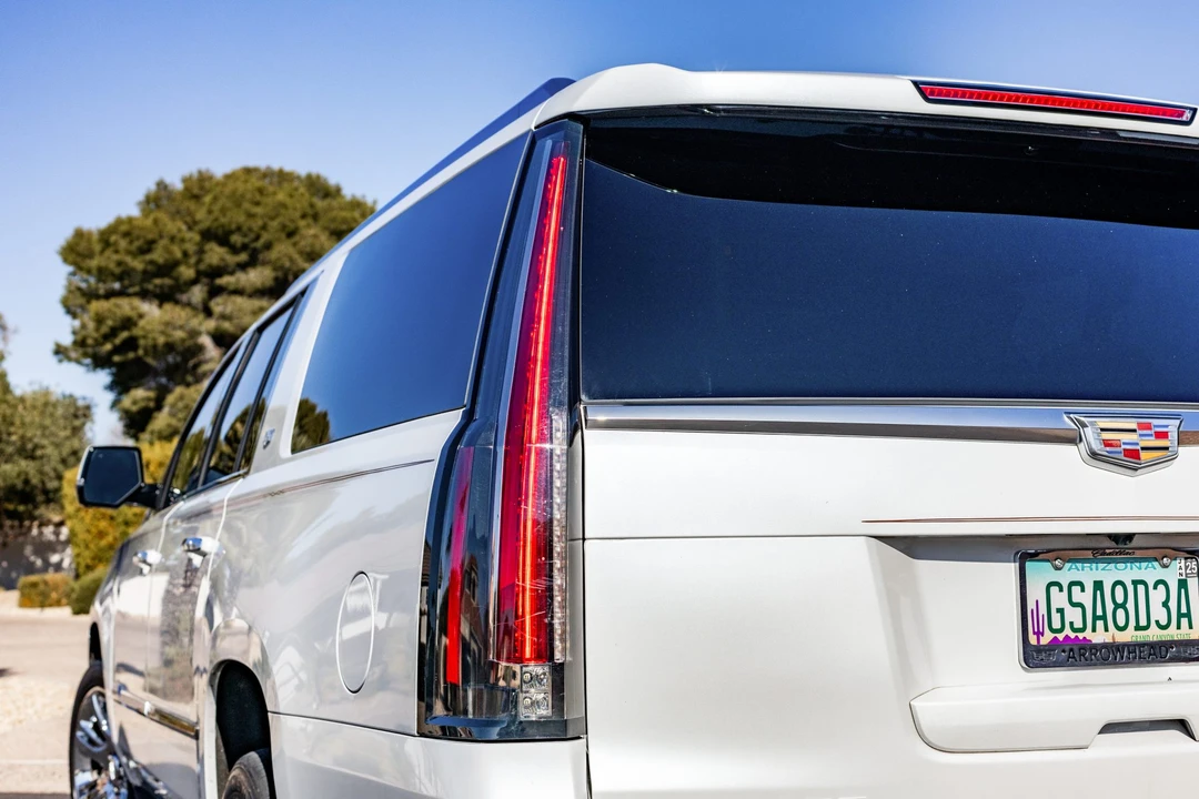 2016 Cadillac Escalade 4th Gen - Image 19 of 31