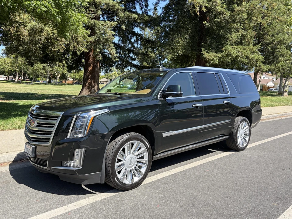 2016 Cadillac Escalade 4th Gen - Image 2 of 31