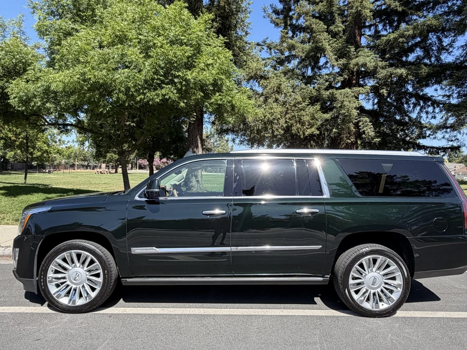 2016 Cadillac Escalade 4th Gen - Image 4 of 31